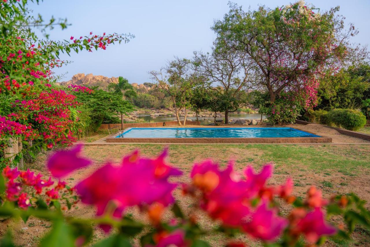 Leo Wodden Resort Hampi Exterior foto